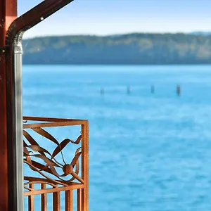 Salishan Tree House Canada